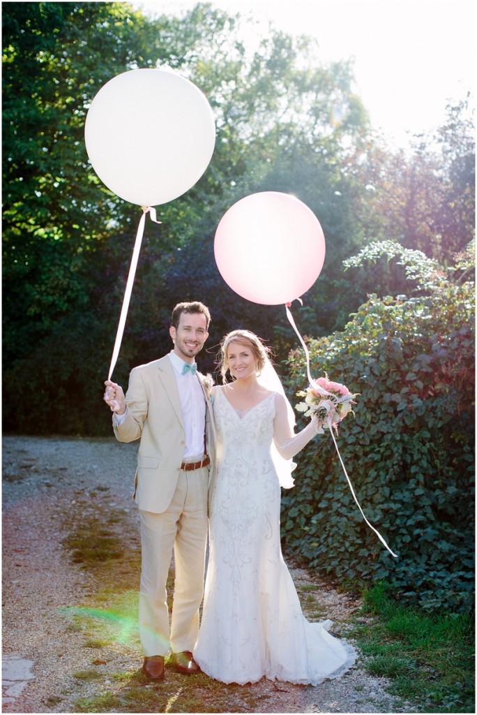 Giant-balloon-wedding-photos