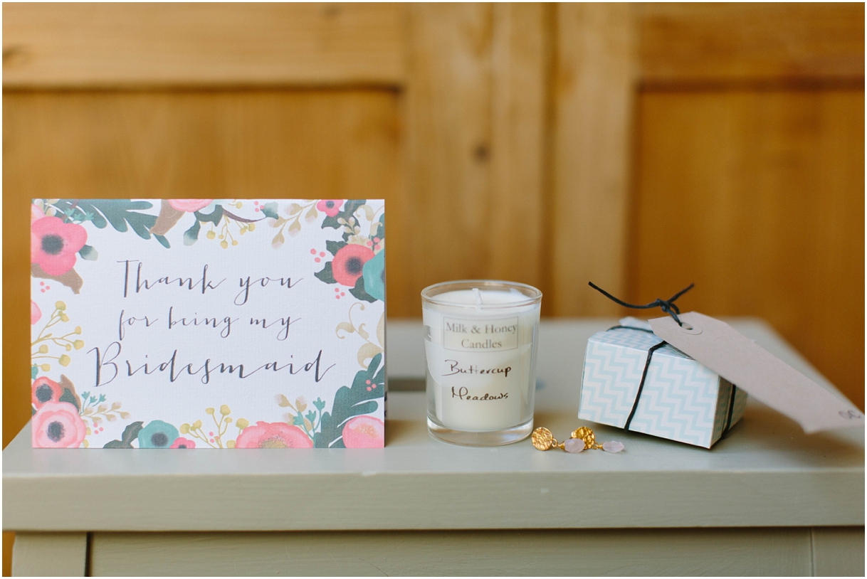 bridesmaids-gift-idea-earrings-card-candle