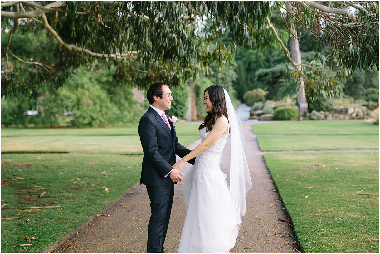 bride and groom photograph at Kew Gardens Wedding
