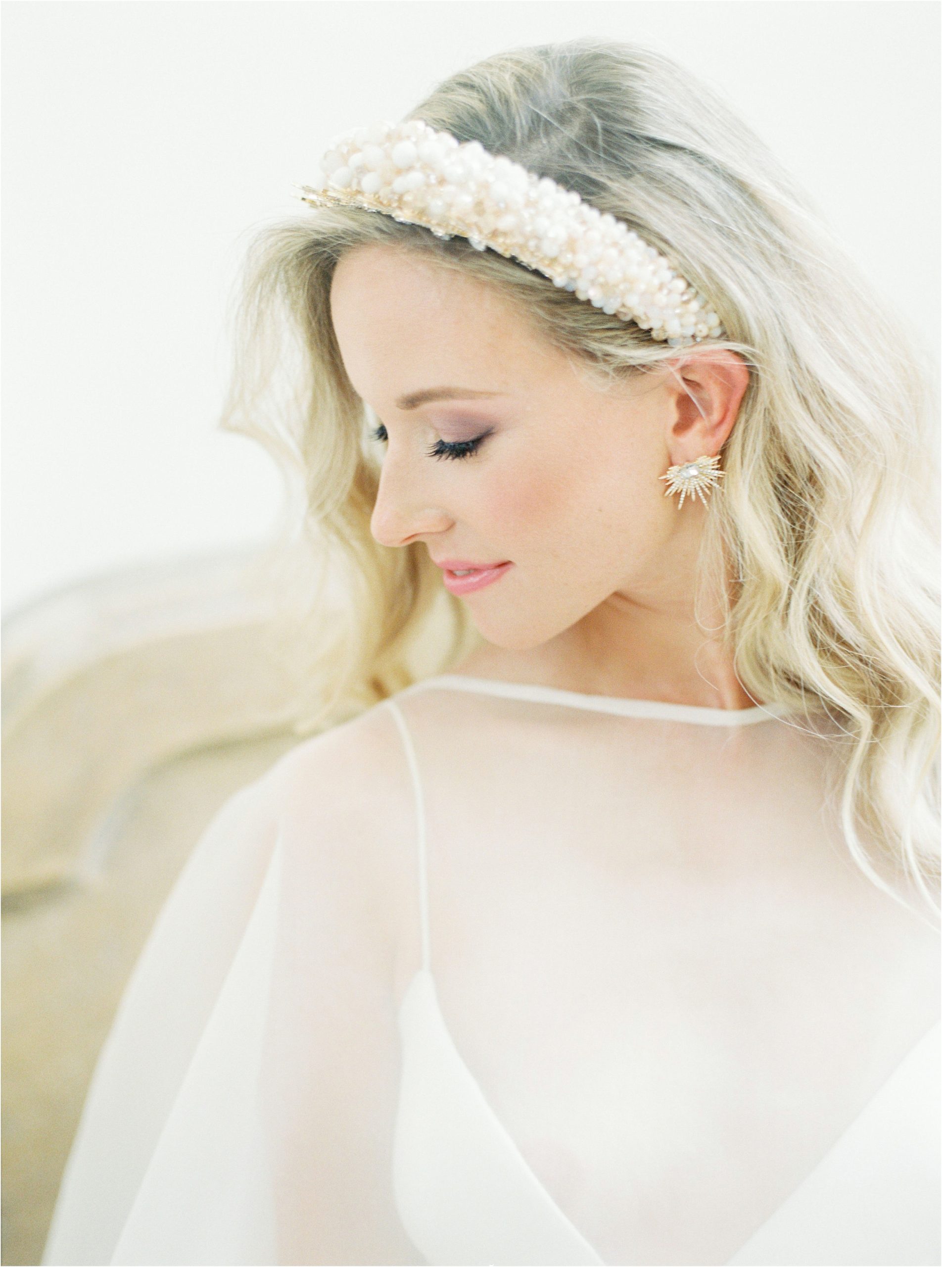bride in modern pearl headband