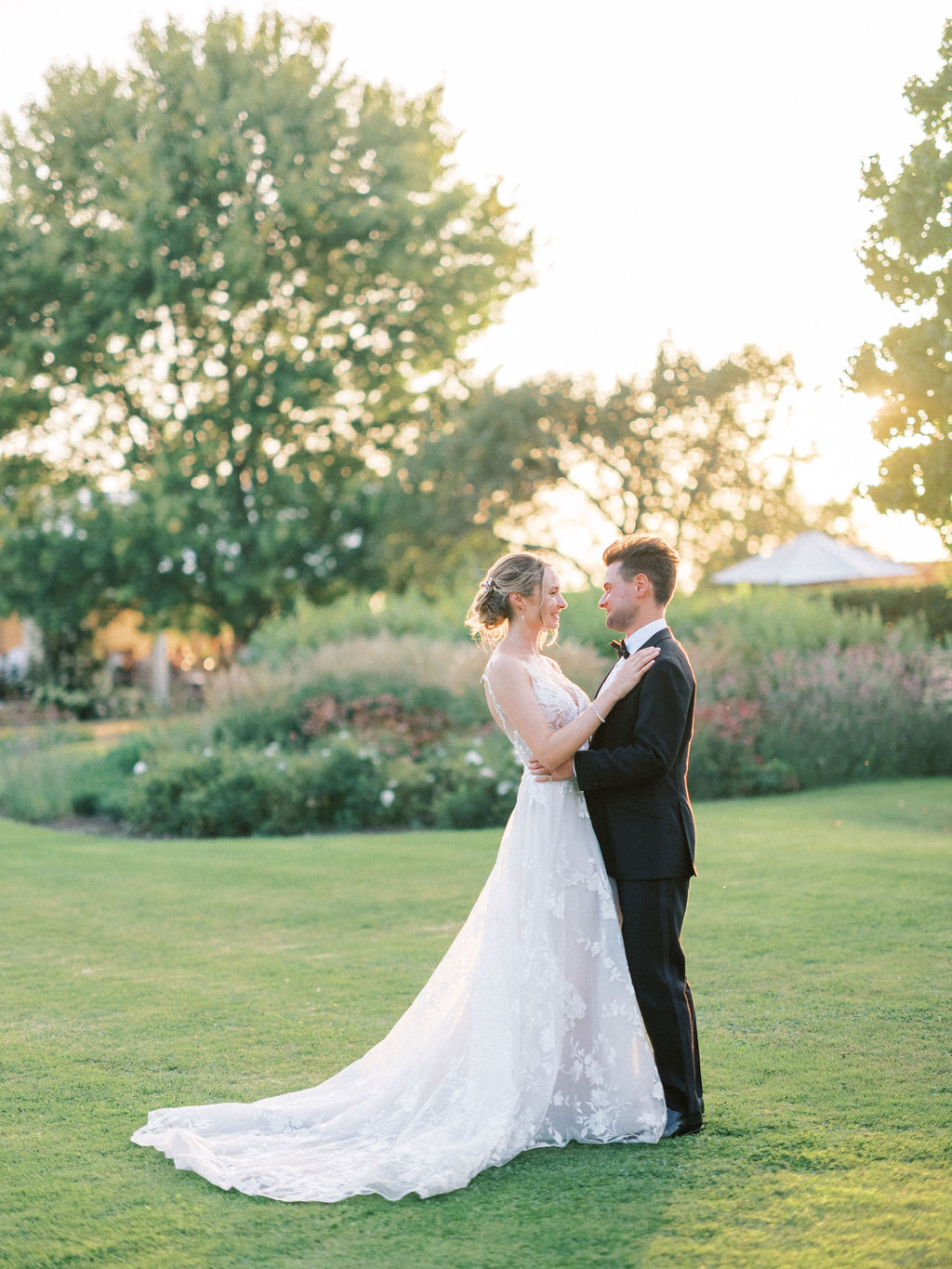 golden hour wedding portraits