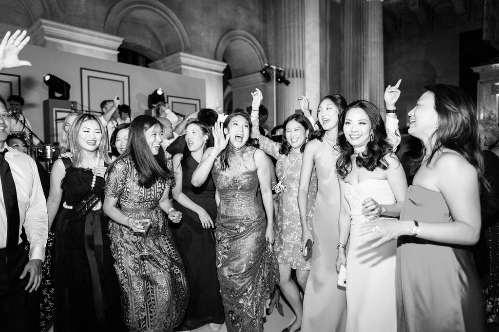 guests on dance floor at Blenheim Palace