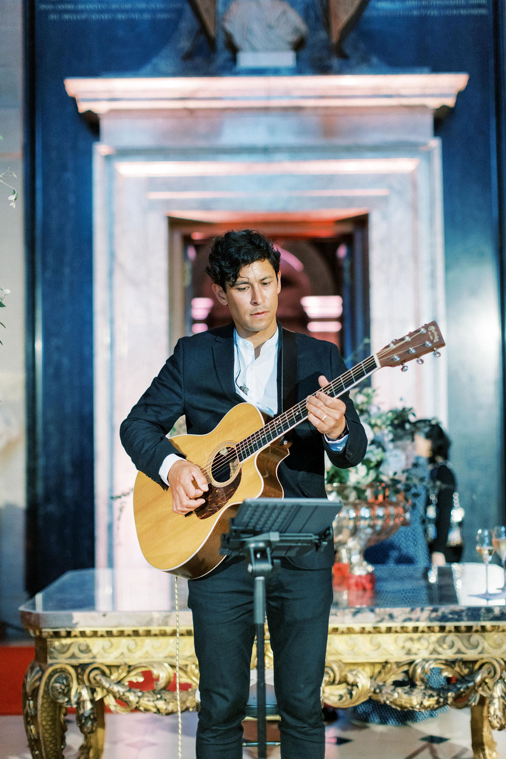 musician at Blenheim Palace wedding