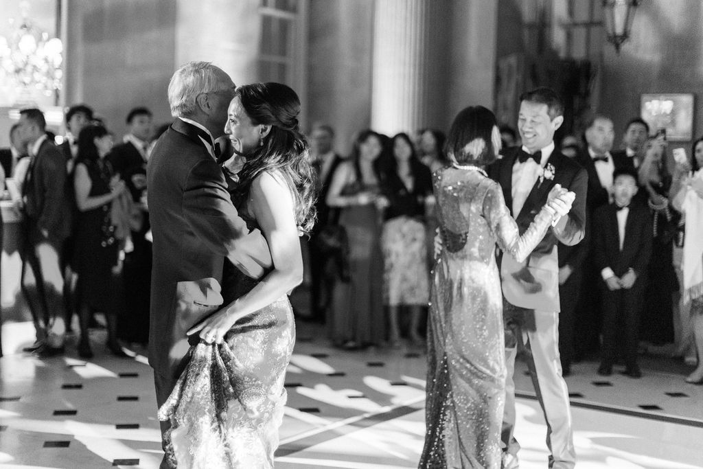 father and daughter dance at Blenheim Palace